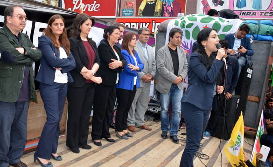hdp-es-genel-baskani-figen-yuksekdag-dogubayazitta-35976.jpg